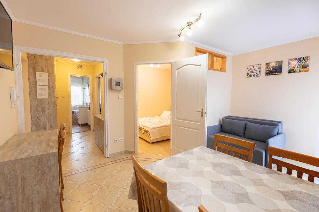 Márta Apartman Hajdúszoboszló Esterno foto