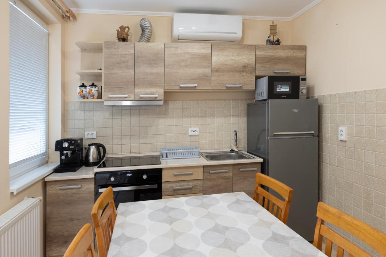 Márta Apartman Hajdúszoboszló Esterno foto