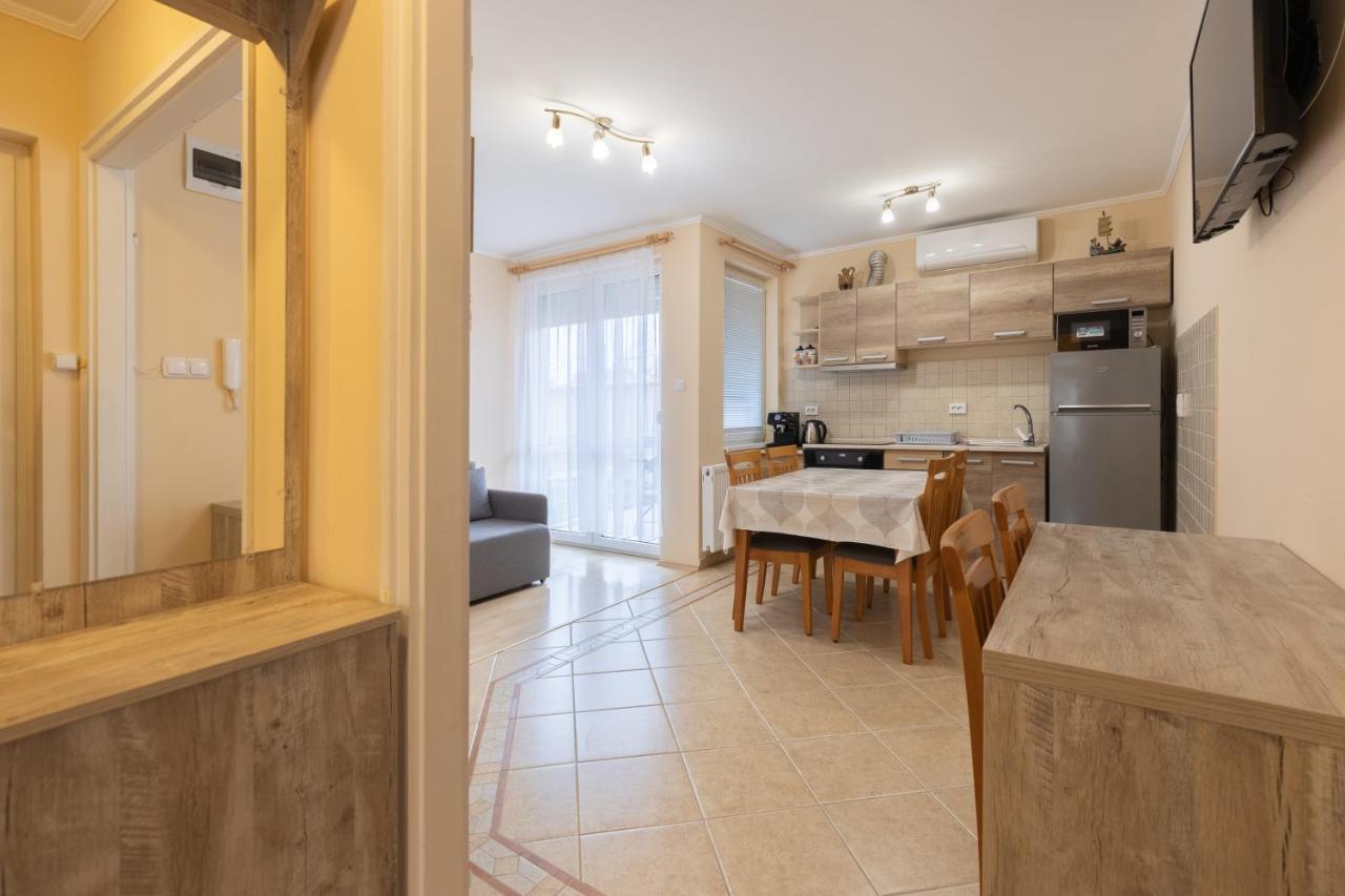 Márta Apartman Hajdúszoboszló Esterno foto