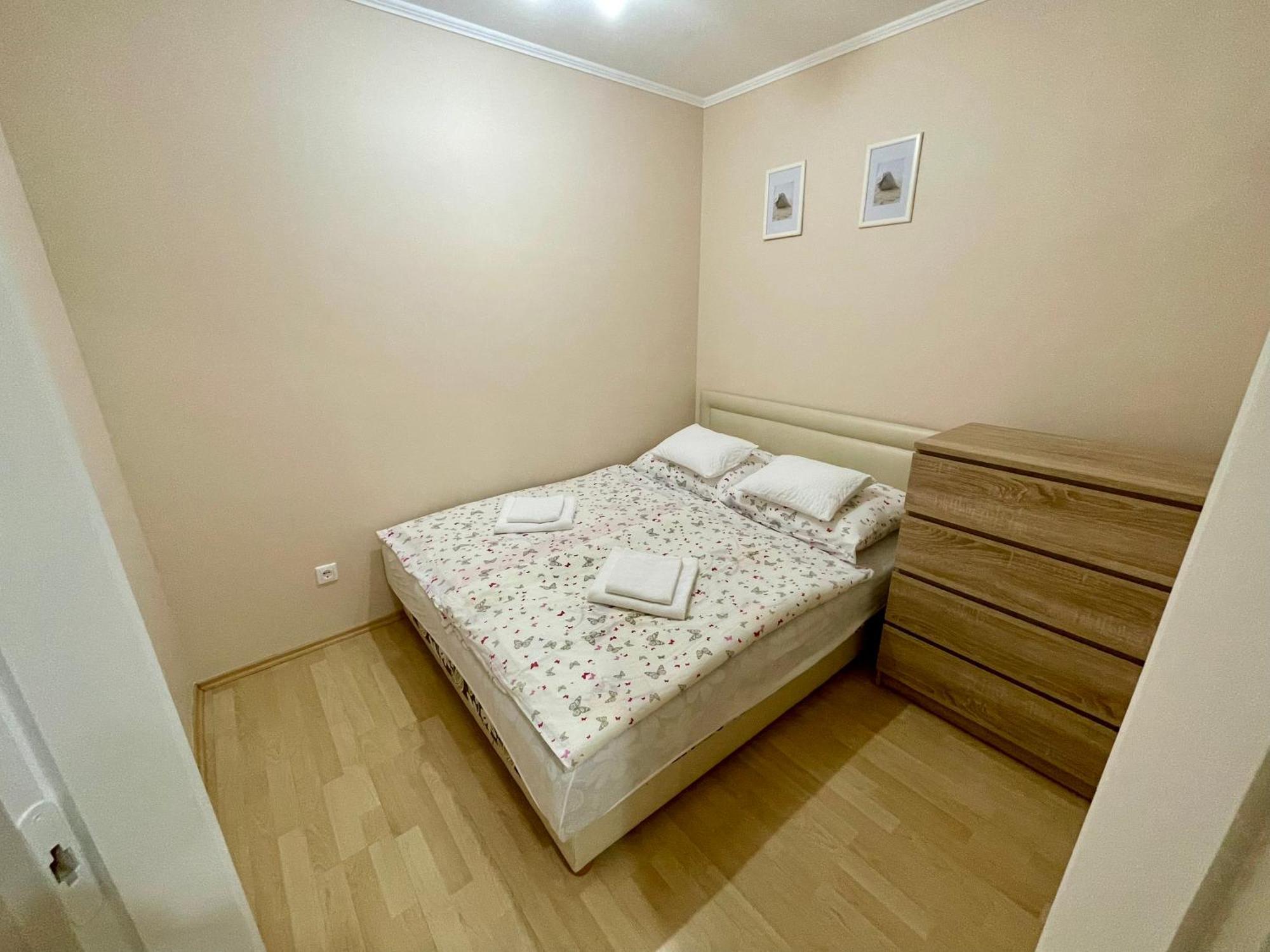 Márta Apartman Hajdúszoboszló Esterno foto