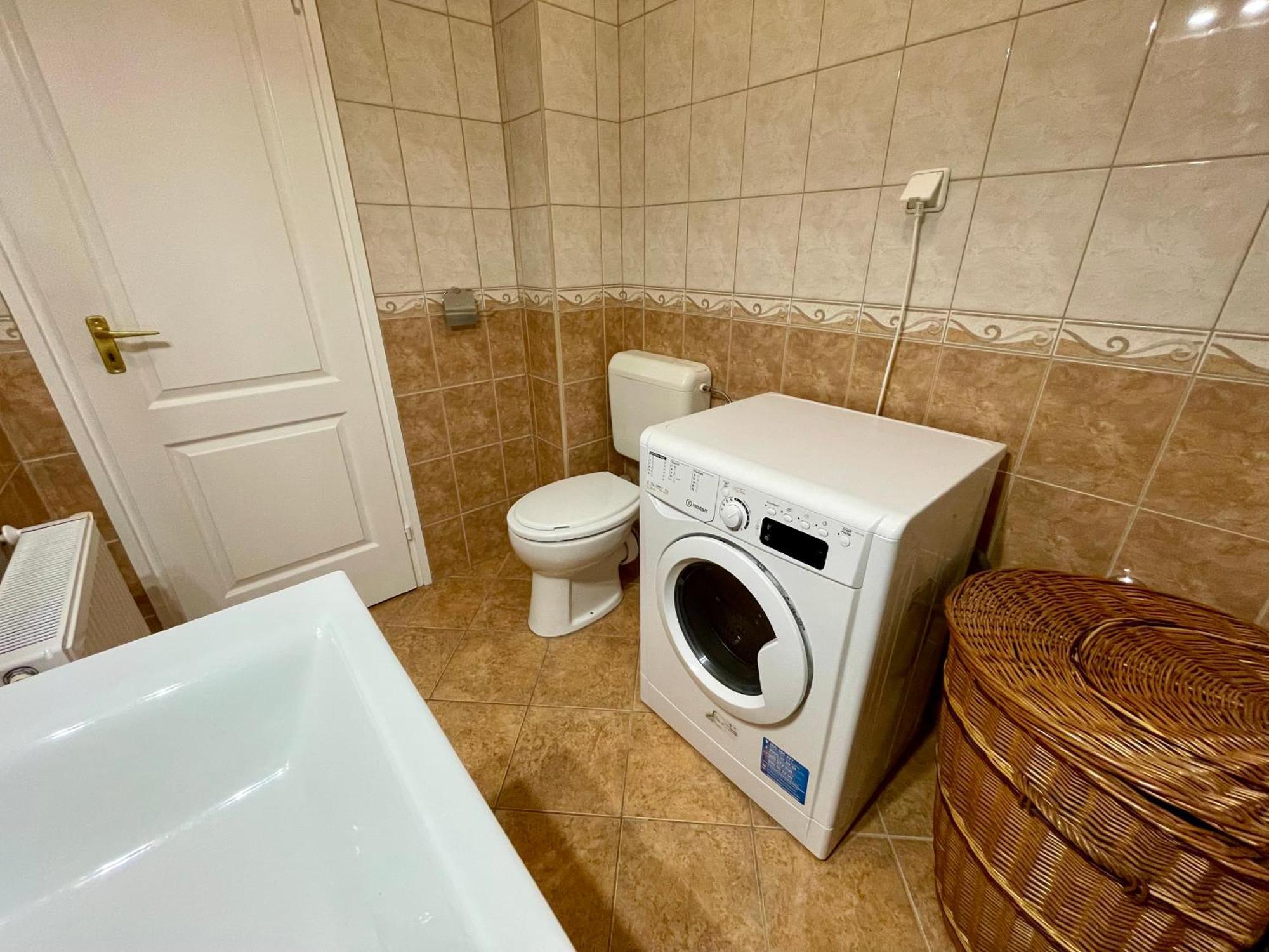 Márta Apartman Hajdúszoboszló Esterno foto